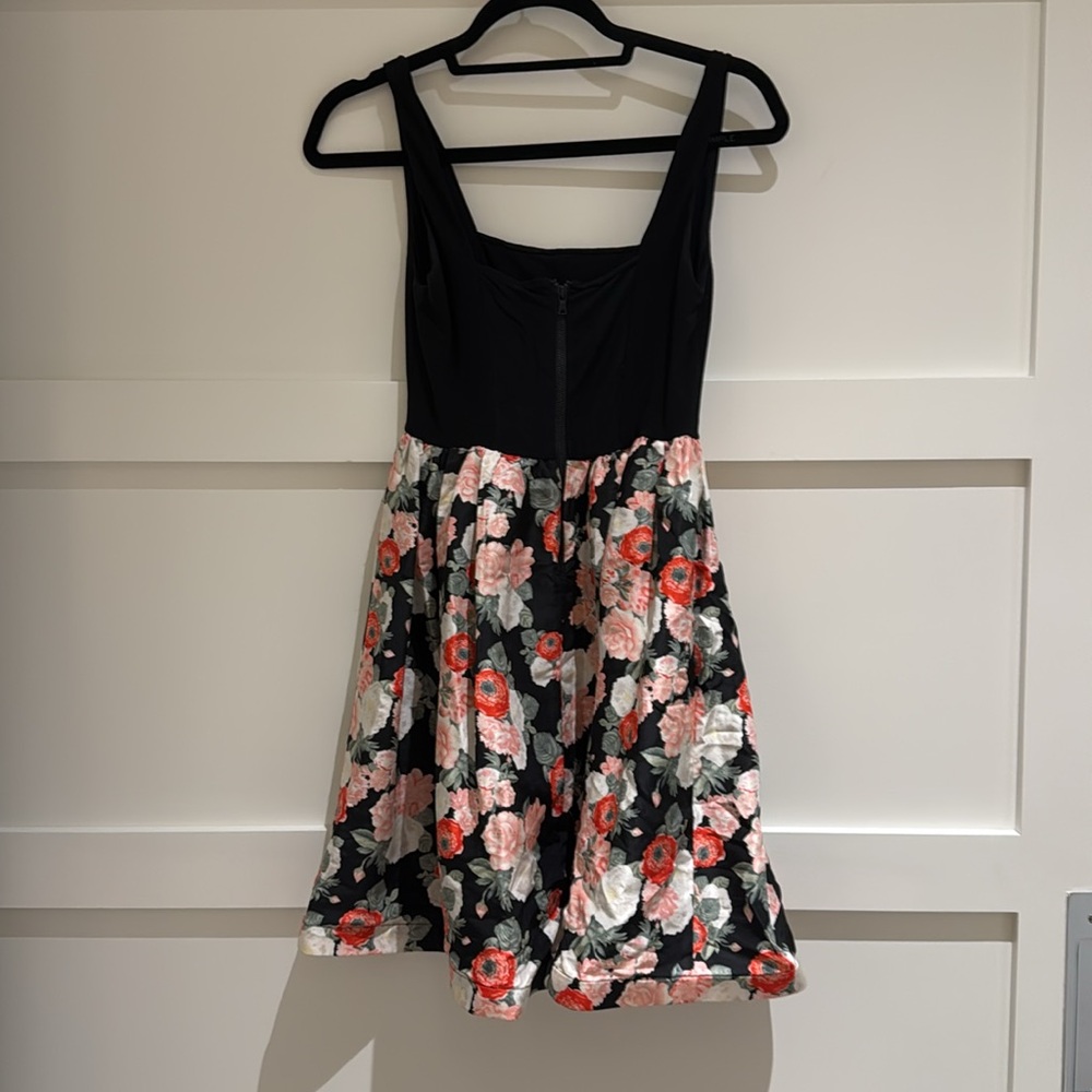 Alice and Olivia mini dress size 8 - Picture 2 of 4